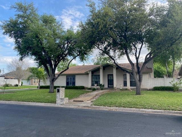 Photo - 301 E Quamasia Ave