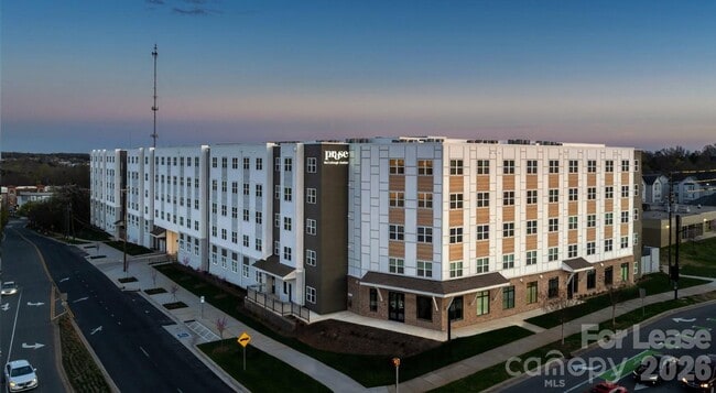 Photo - 8424 N Tryon St Unit A2