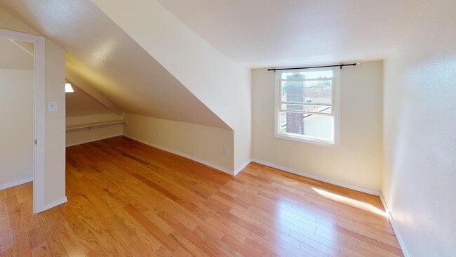 2807 18th Ave S
