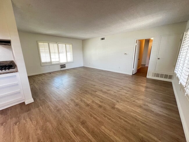 12411 Breezewood Dr