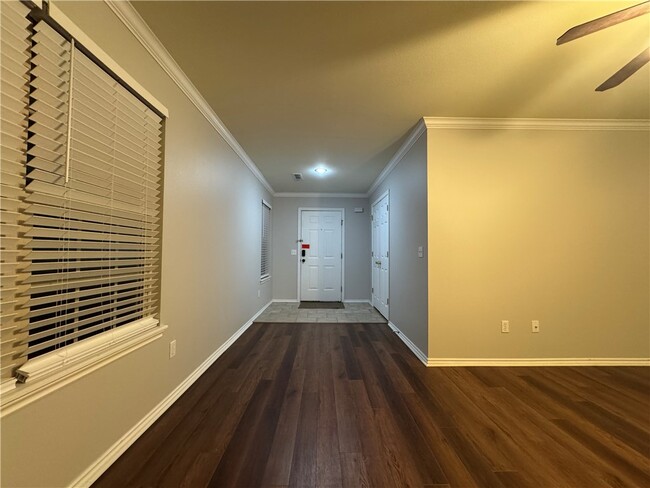 Photo - 1582 Willowbrook Dr