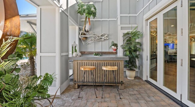 The Veranda at Market Commons