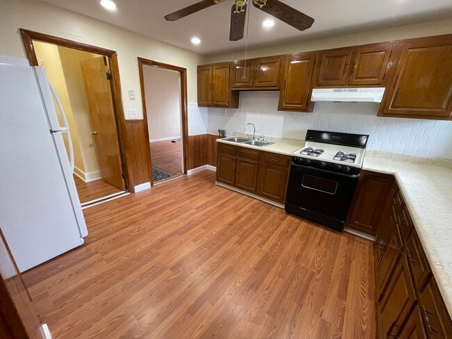 Photo - 227 Holland St Unit 2