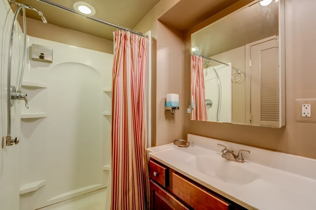 Bathroom - 4411 38th St NW Unit None Better