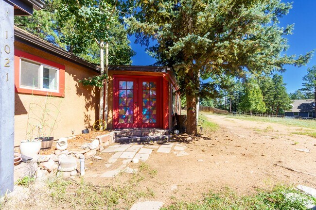 Photo - 2 bedroom charmer on W South for rent!