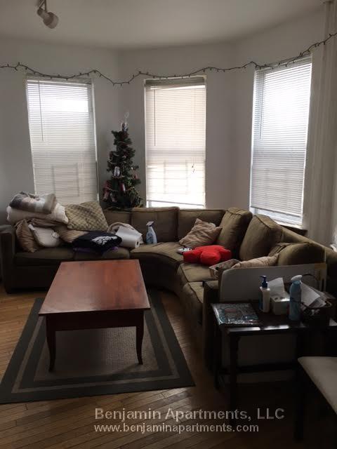 Building Photo - 10 Parker Hill Ave Unit 1