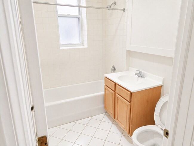 Photo - 2239 N Western Ave Unit 1R