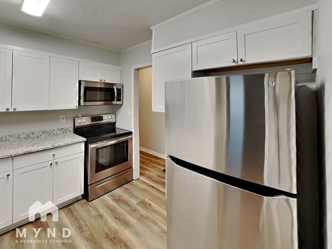 Photo - 9183 Cecelia St SW