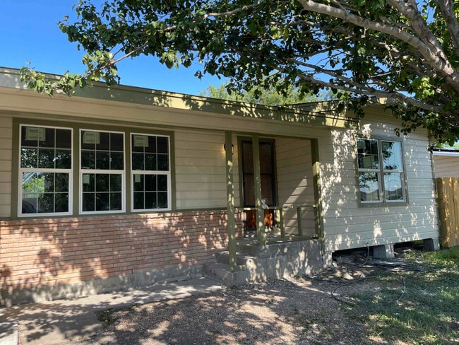 Photo - 1218 Vance Dr