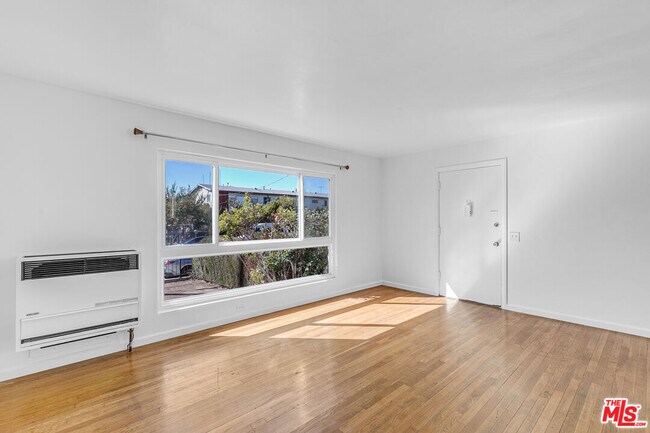 Photo - 1210 N New Hampshire Ave