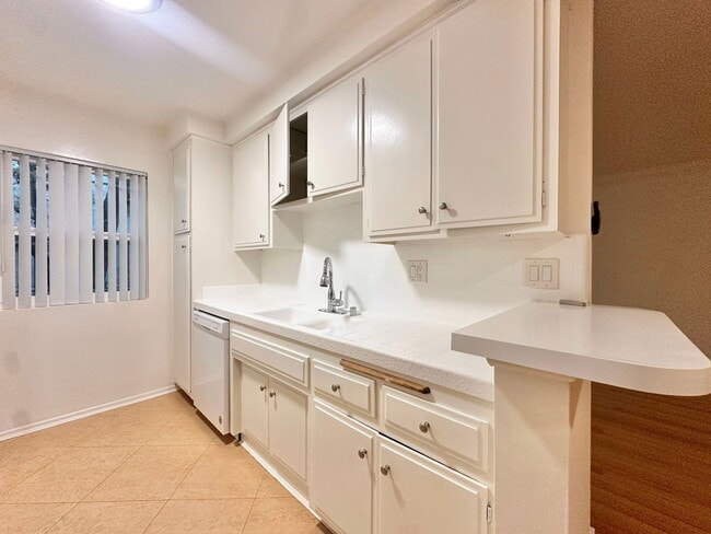 Photo - 1432 N Fairfax Ave Unit 2