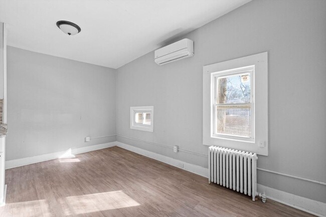 Photo - 49 S Hamilton St