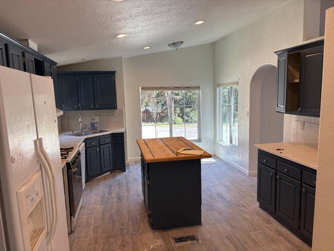 Photo - 399 Senger Rd