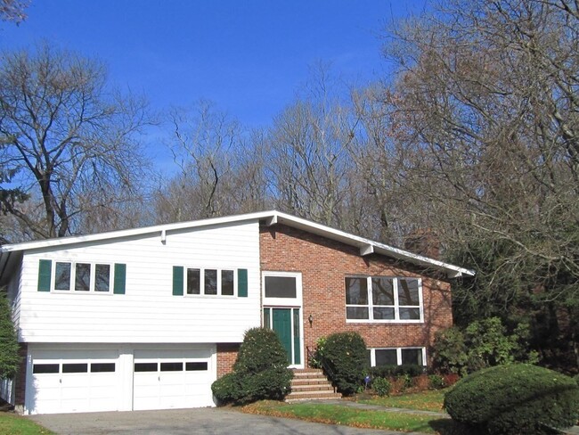 Building Photo - 132 Brandeis Rd Rental