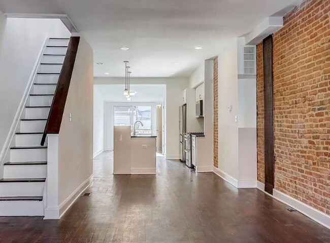 Bright 3-Bed, 2.5-Bath Gem Next to Patters... - Bright 3-Bed, 2.5-Bath Gem Next to Patters... House