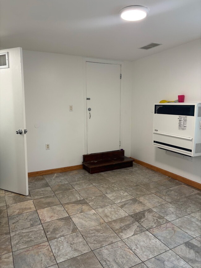 2006 W Exchange St