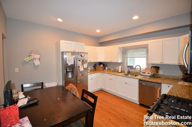 Photo - 63 Mapleton St