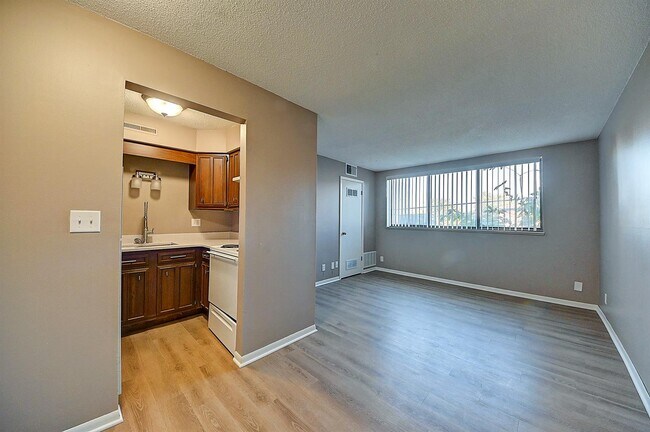 Photo - 1215 Oakland Rd NE Unit 23