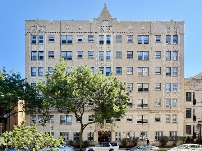 912 W Leland Ave Unit J01P