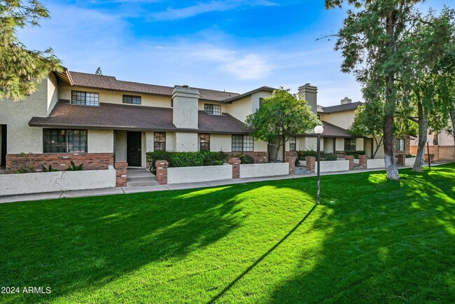 Photo - 170 E Guadalupe Rd