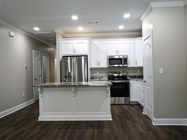 Photo - 1366 Summer Cir SW