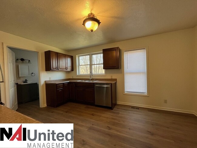 Photo - Four bedroom, one bathroom for rent