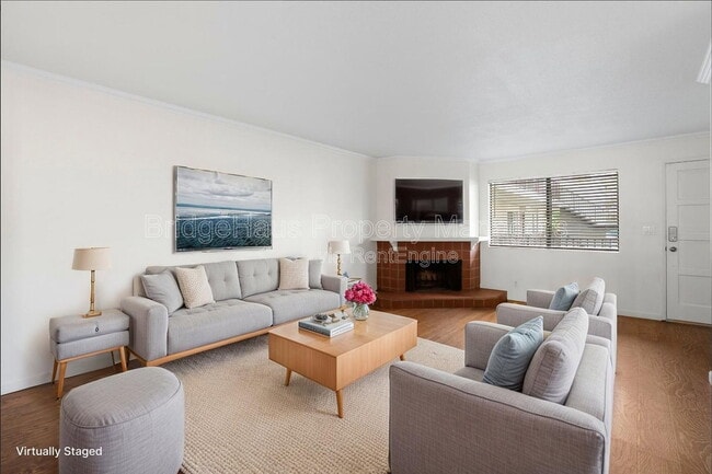 Building Photo - 5750 Friars Rd Unit Apartment 204