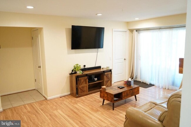 Photo - 20220 Shipley Terrace Unit 8- C- 10