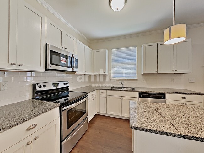 Photo - 2505 Beal St