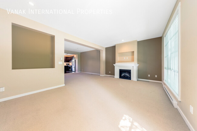 Photo - Spacious 4Bed Townhome in the Heart of Coquitlam