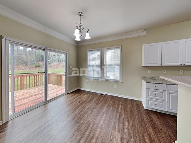 Photo - 3616 Willowtree Ln