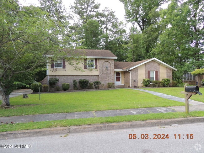 Building Photo - 102 Epworth Dr Rental