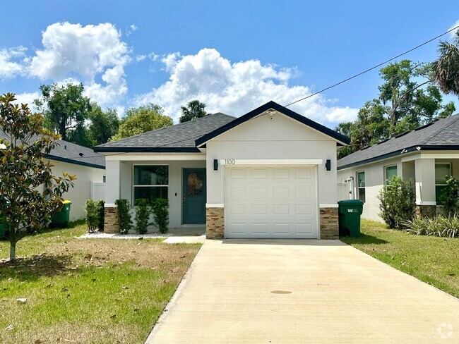 Building Photo - Live smart & stylish in this modern 3BR Eu... Rental