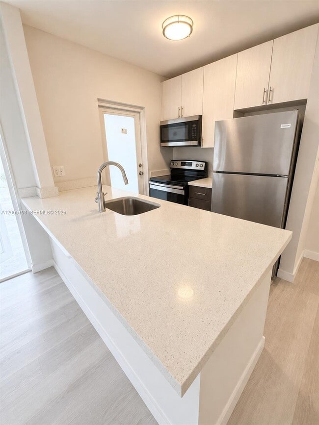 Photo - 1535 Michigan Ave Unit 6