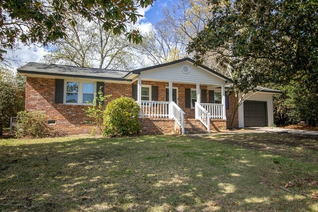 Building Photo - 1515 Sandra Dr