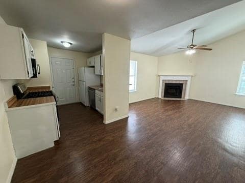 1220 Orchard Park Cir
