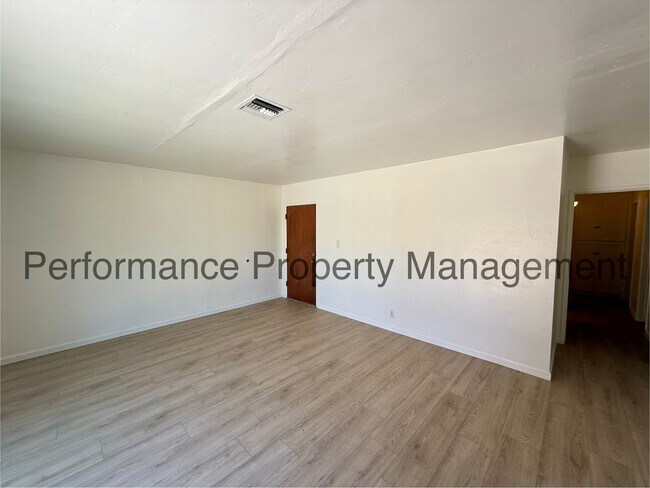 Photo - Updated 4 Bed/3 Bath SE Bakersfield Home w/ ADU & $0 Deposit Option