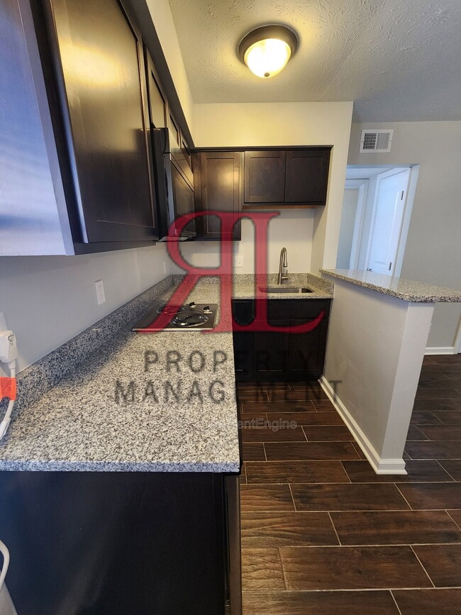 Photo - 675 Riverview Dr Unit A4