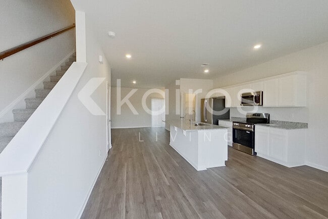 Photo - 2137 Banyon Cir