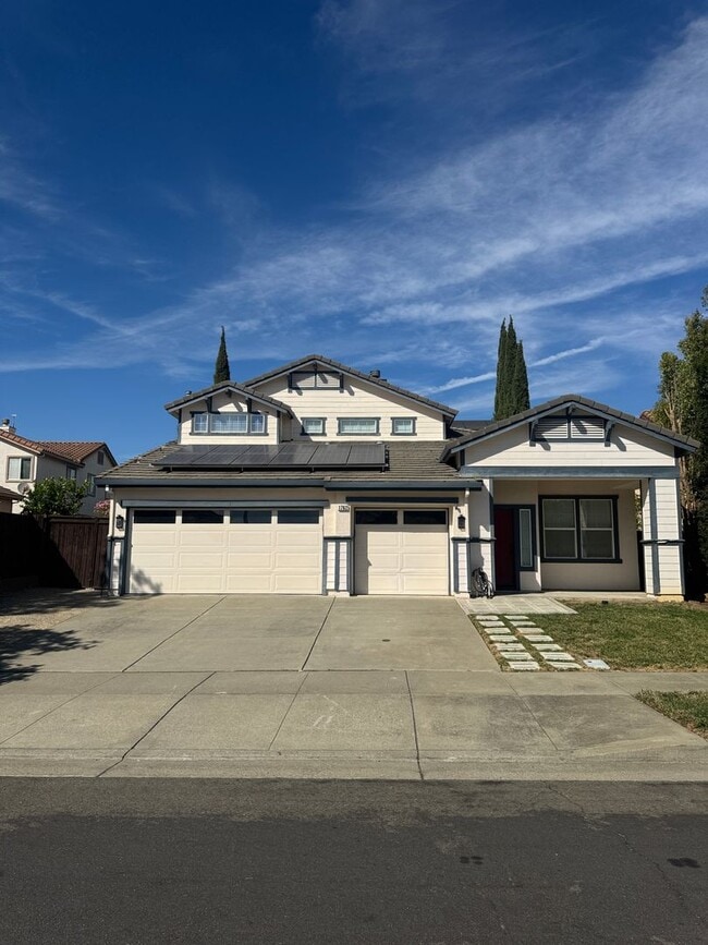 Building Photo - 1762 River Oaks Cir