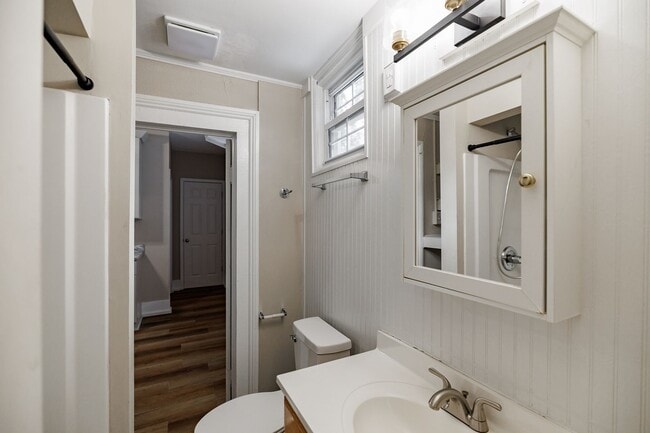 Photo - 185 Bloomfield St