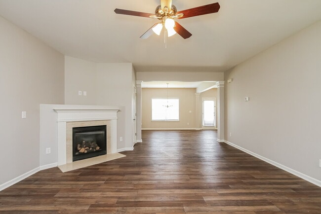 Photo - 255 Flanders Dr