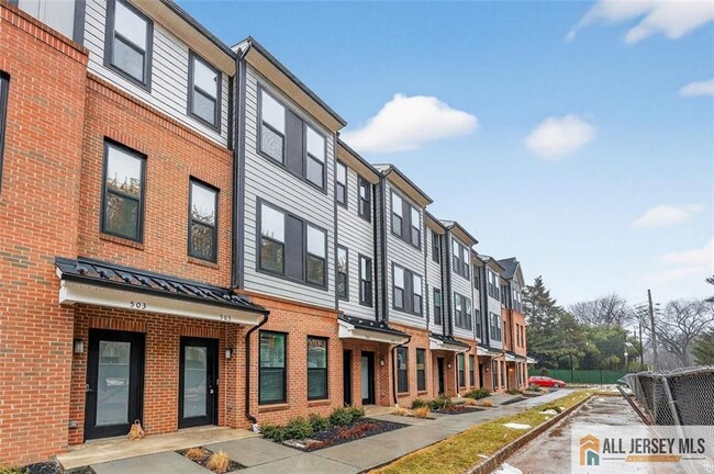 Photo - 505 Sadie Cir