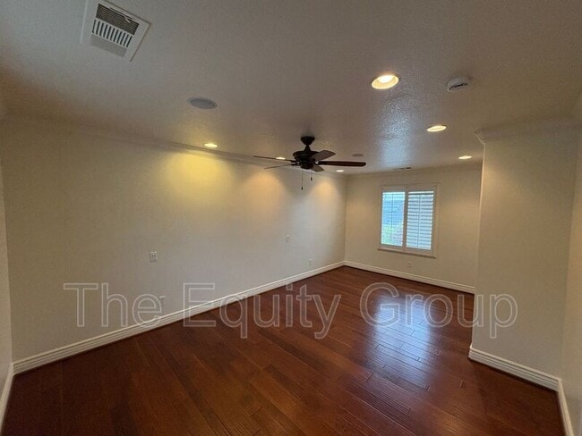 Photo - 3842 W Buena Vista Ave