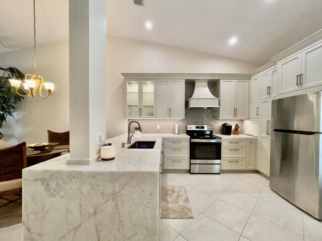 Building Photo - 202 Cypress Point Dr Unit 202