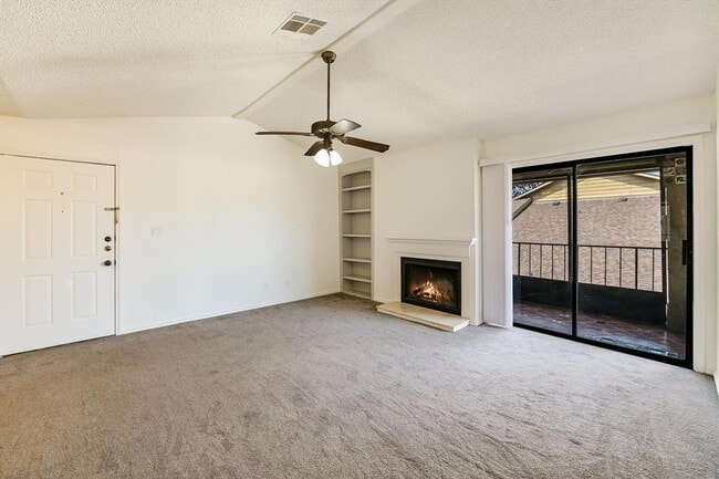 Photo - 1202 Thorpe Ln Unit 402-A