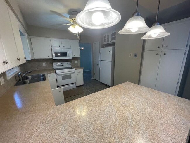Photo - Large Home in Bellevue for Rent