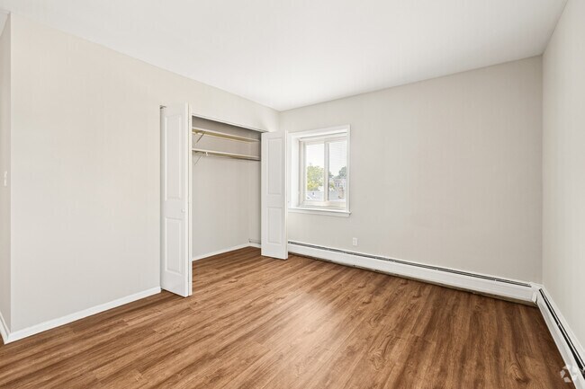 1BR, 1BA - 638SF - Bedroom
