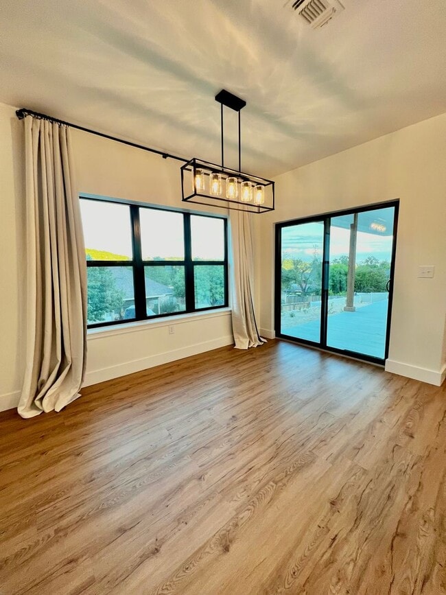 Photo - Gorgeous Modern Home In Village Glen