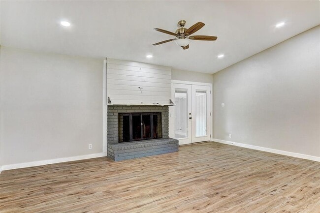 Photo - 820 Stadium Dr